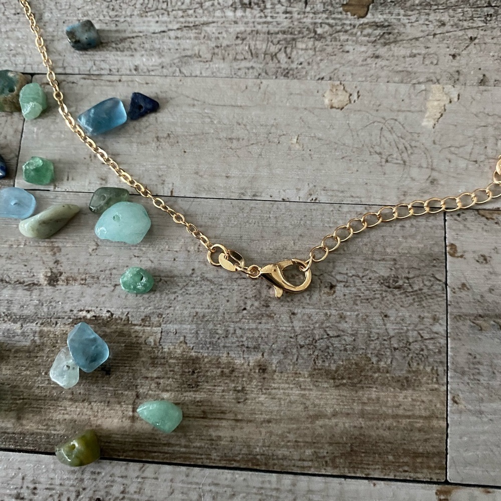 GREEN AVENTURINE crystal stone wire-wrapped pendant gold tone necklace n… - Picture 5 of 5